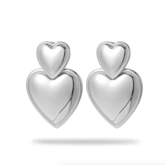 Aretes en forma de corazón, acero inoxidable chapado en oro plateado de 18 quilates.
