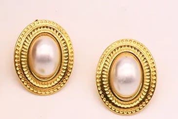 EVE - Aretes Vintage con detalle de perlas, Acero Inoxidable bañado en Oro 18K