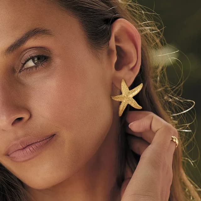 ESTRELLA - Aretes tipo estrella de mar, acero inoxidable Bañado en Oro 18K